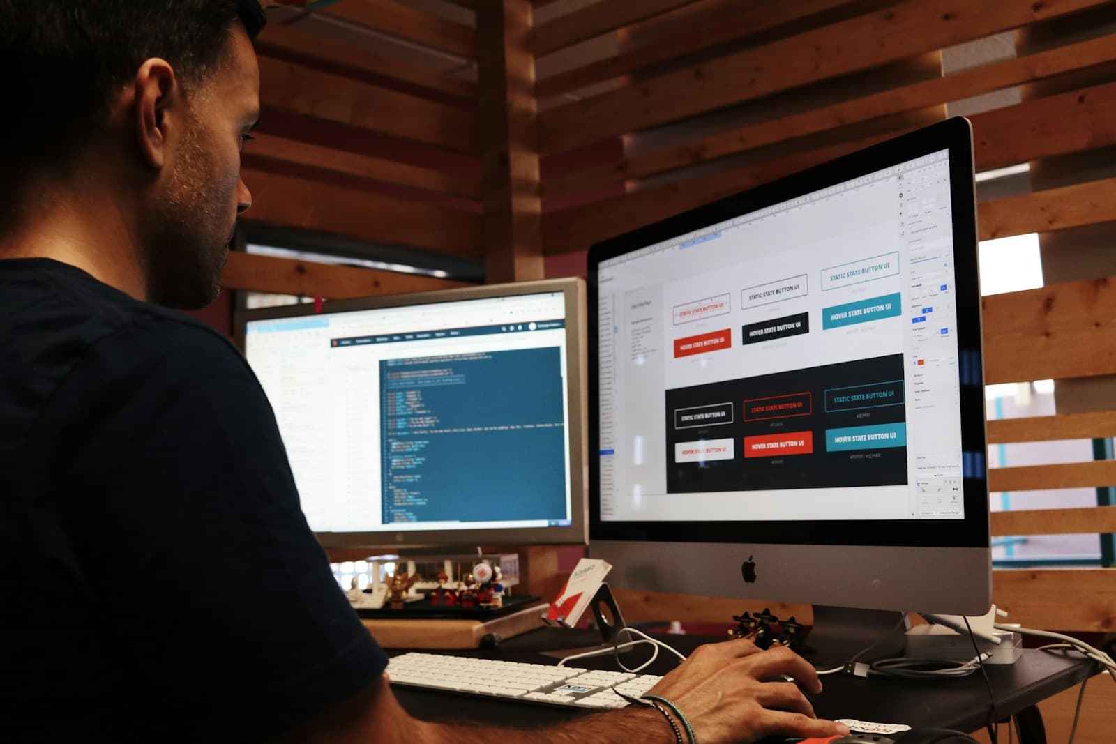 Government office environment representing DWP digital transformation (photo on Unsplash)