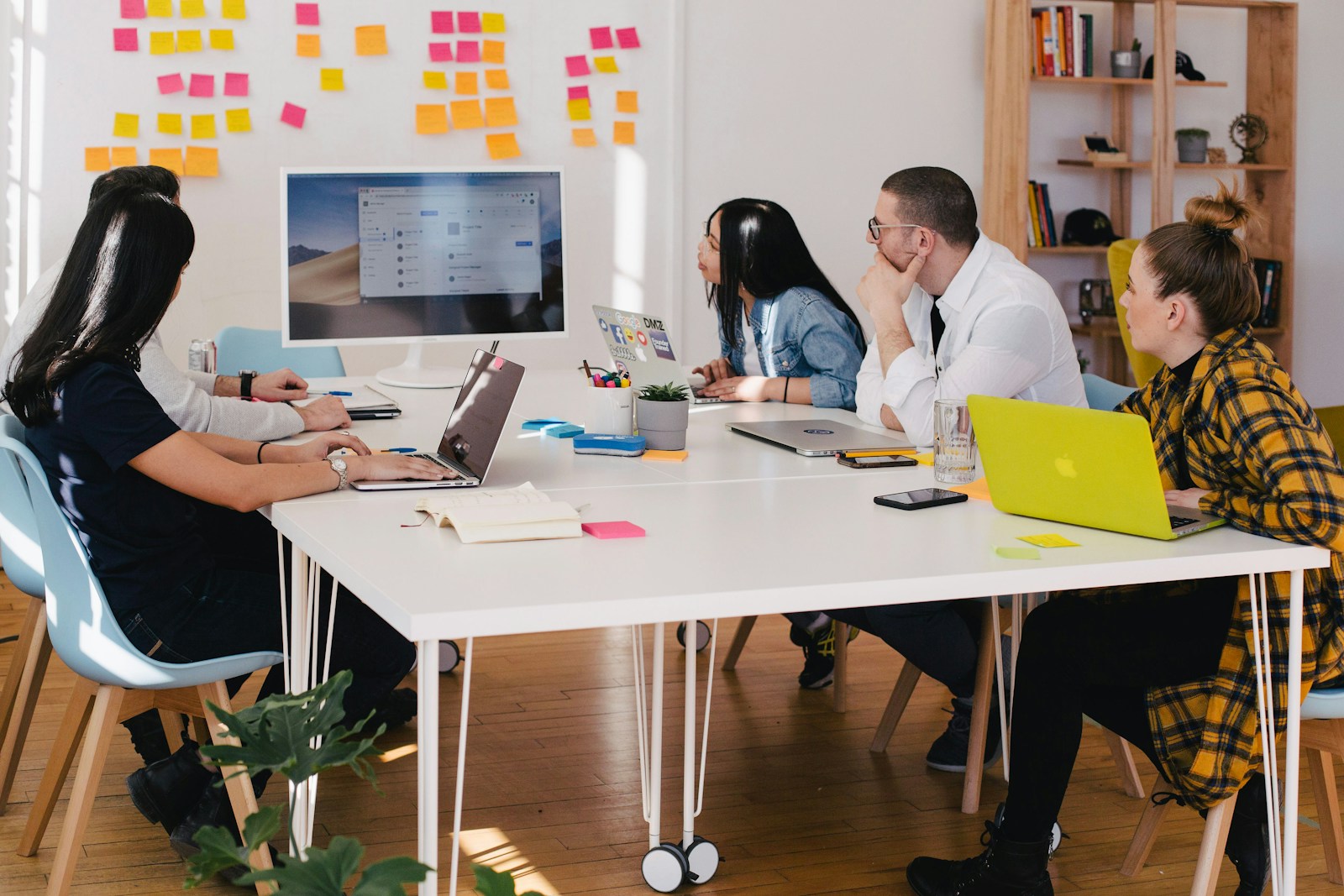 Digital roadmap and strategy planning (photo on Unsplash)